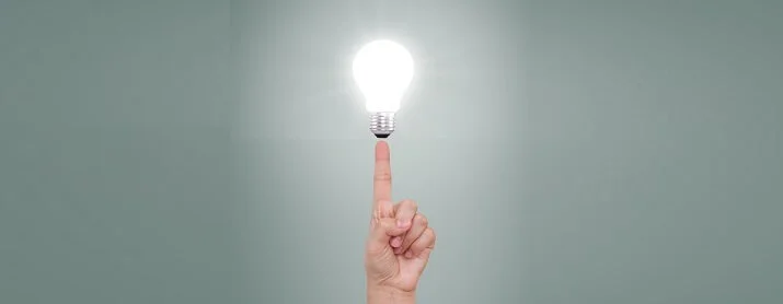 Hand point to Light bulb